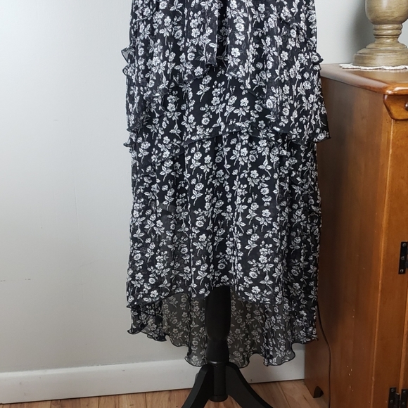 NWT Express black & white floral dress size large - Picture 2 of 7